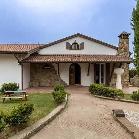 - In Collina Vista Mare Con Piscina Privata