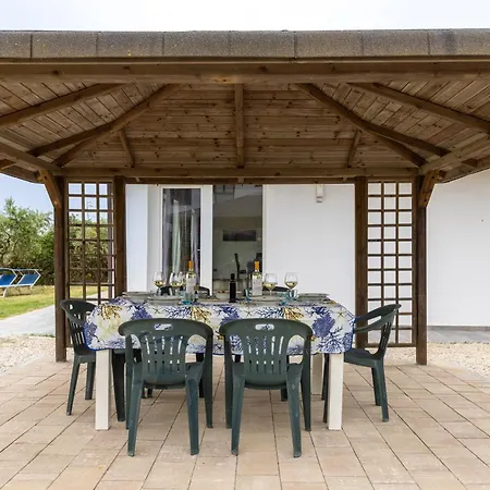 - In Collina Vista Mare Con Piscina Privata Castiglioncello