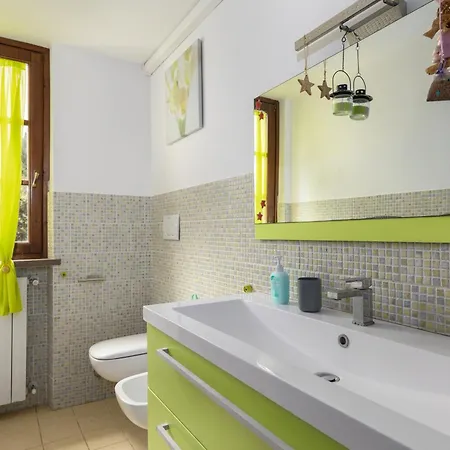 - In Collina Vista Mare Con Piscina Privata