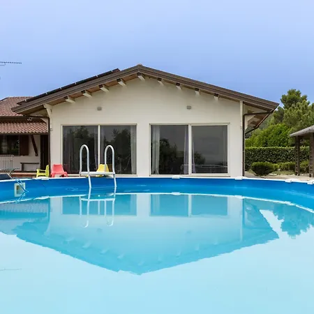 - In Collina Vista Mare Con Piscina Privata Castiglioncello